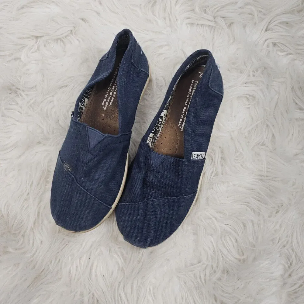 Toms Kids Classic Canvas Slip On Boy Girl Shoes Navy Blue Youth Size 2